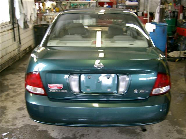 Nissan Sentra 2001 photo 2