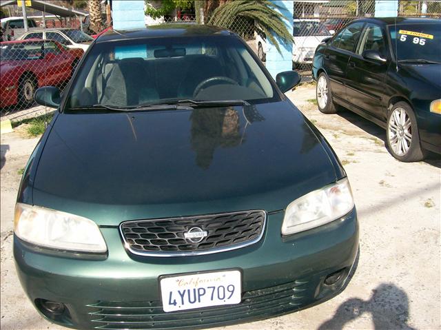 Nissan Sentra 4dr Sdn I4 Manual LE (natl) Sedan Sedan