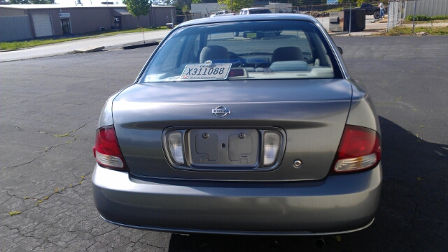 Nissan Sentra 2001 photo 2