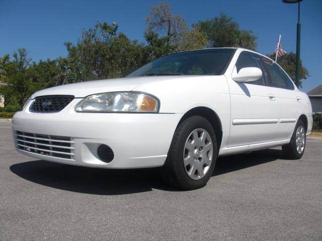 Nissan Sentra 2001 photo 1