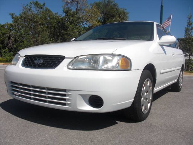 Nissan Sentra 2001 photo 2