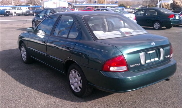 Nissan Sentra 2001 photo 3