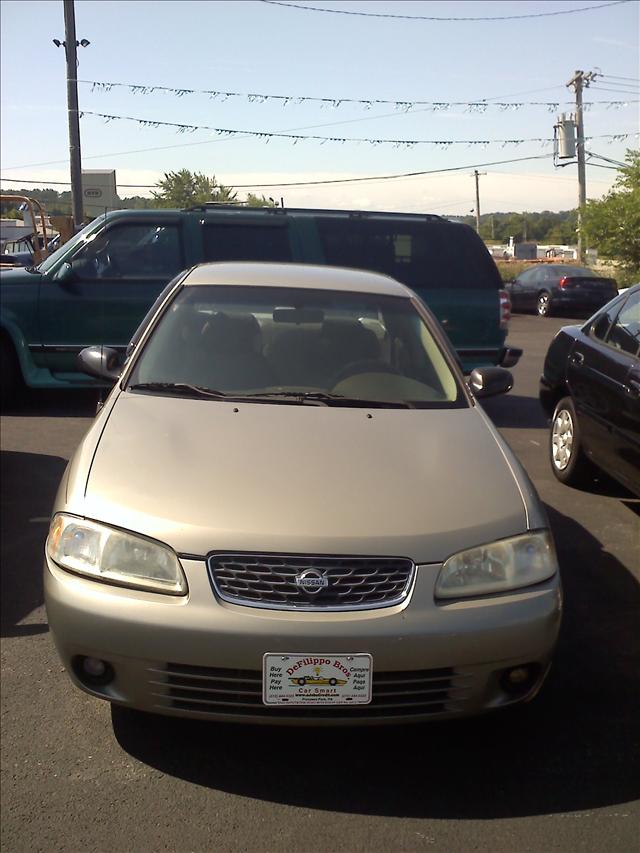 Nissan Sentra 2001 photo 1