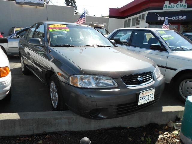 Nissan Sentra 2001 photo 2