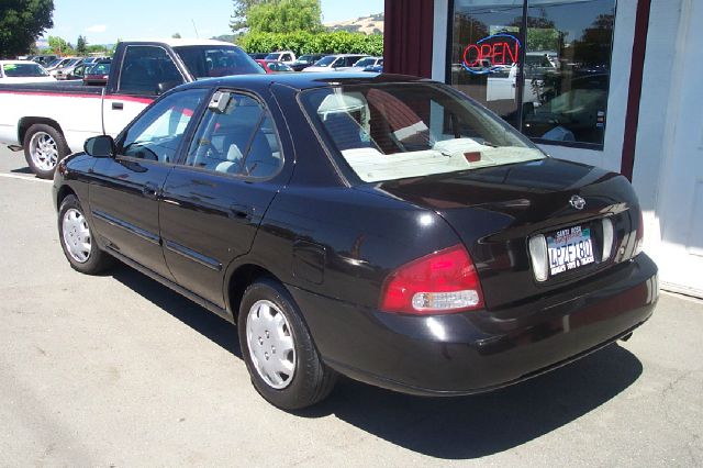 Nissan Sentra 2001 photo 2