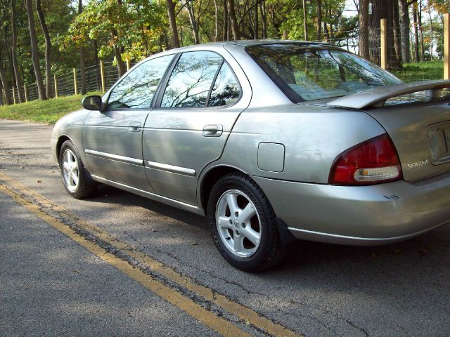 Nissan Sentra 2002 photo 1