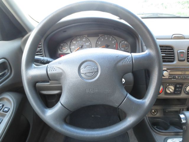 Nissan Sentra 2002 photo 2