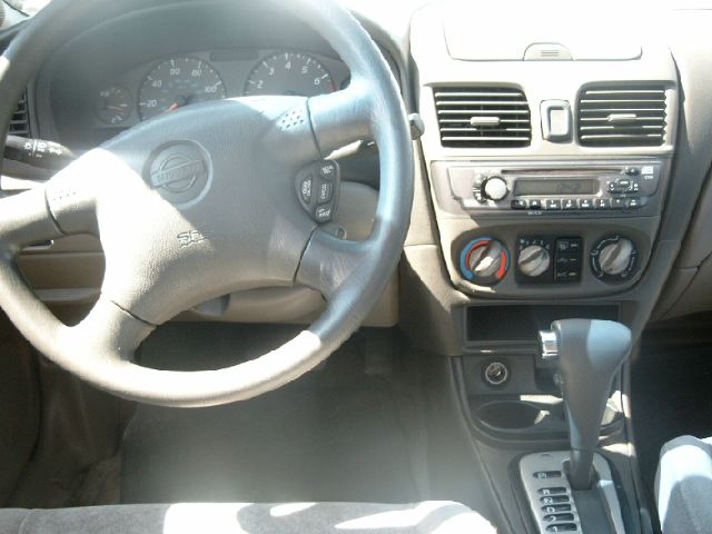 Nissan Sentra 2002 photo 4