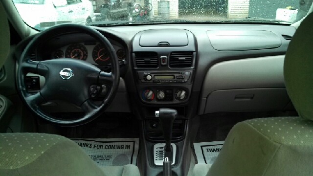 Nissan Sentra 2002 photo 2