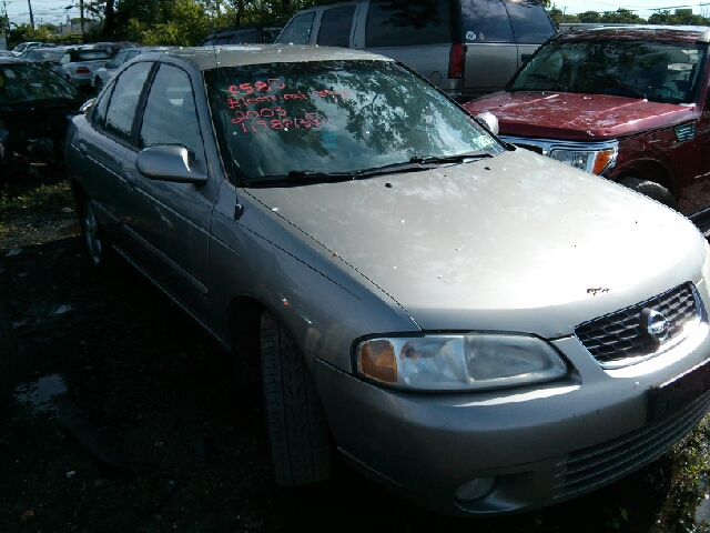 Nissan Sentra 2003 photo 2