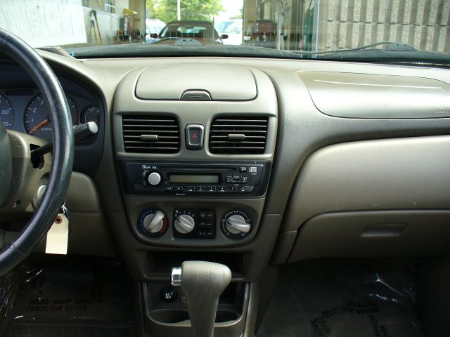 Nissan Sentra 2003 photo 2