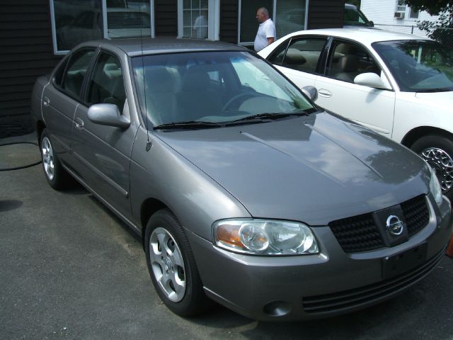 Nissan Sentra 2004 photo 1