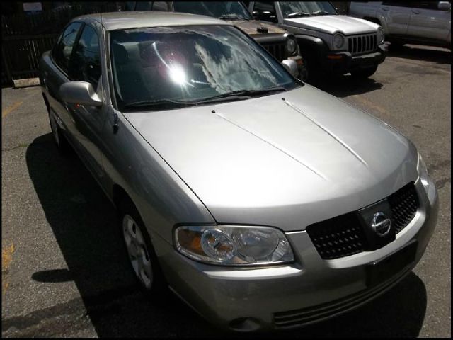 Nissan Sentra 2004 photo 1