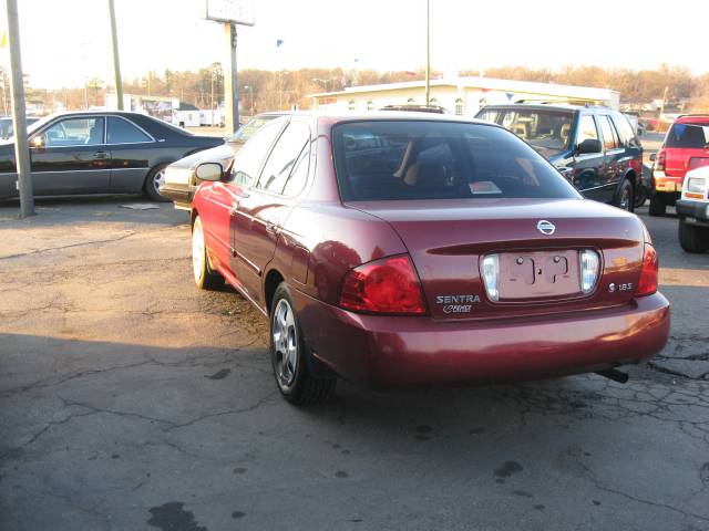 Nissan Sentra 2004 photo 3