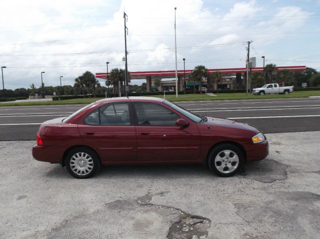 Nissan Sentra E43 Sedan