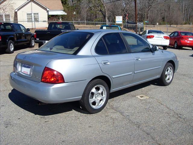 Nissan Sentra 2004 photo 3