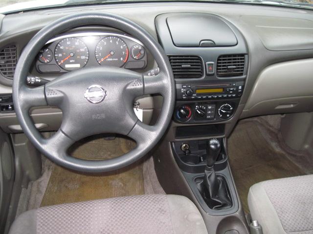 Nissan Sentra 2004 photo 2