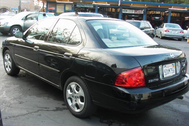 Nissan Sentra 2004 photo 4