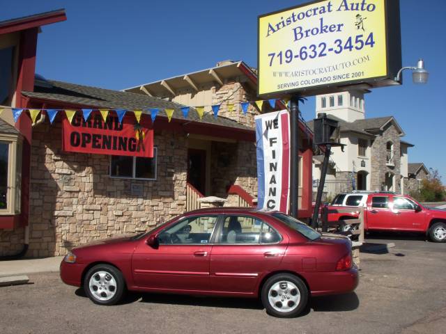 Nissan Sentra Crew Cab Standard Box 2-wheel Drive SLE Sedan