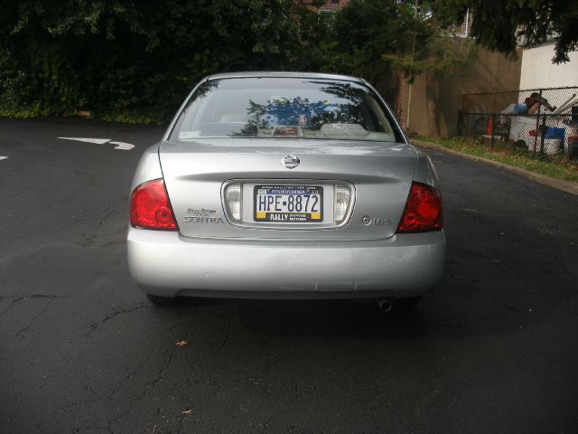 Nissan Sentra 4WD SLT 5.7L Sedan