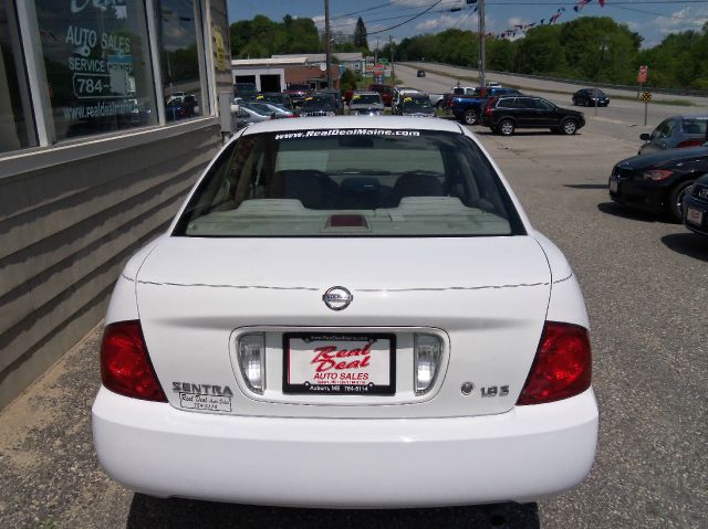 Nissan Sentra 2004 photo 5