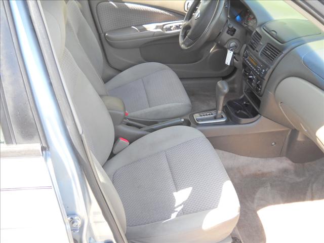 Nissan Sentra 2004 photo 2