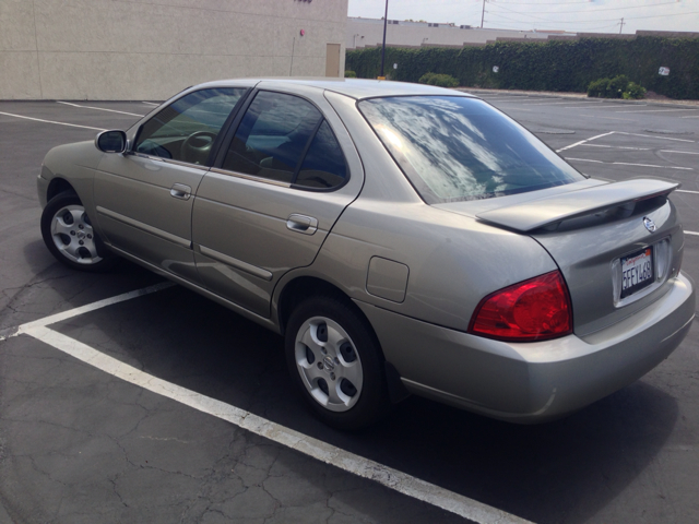 Nissan Sentra 2004 photo 4