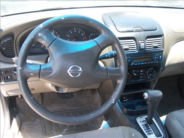 Nissan Sentra 2004 photo 1