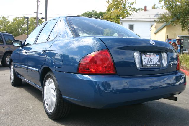 Nissan Sentra 2004 photo 1