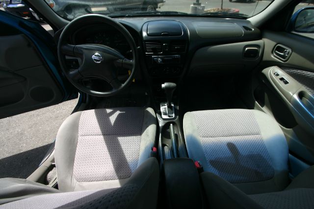 Nissan Sentra 2004 photo 3