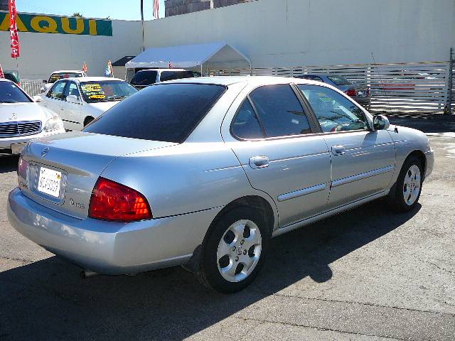 Nissan Sentra 2004 photo 1