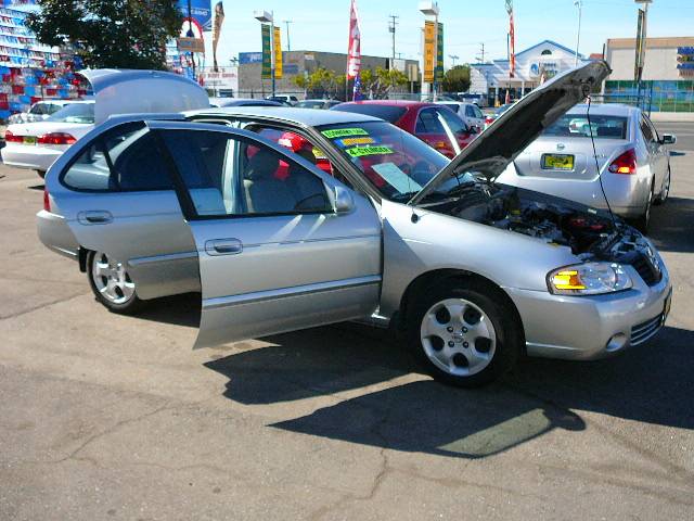 Nissan Sentra 2004 photo 2