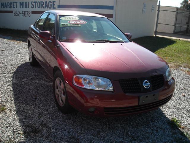 Nissan Sentra E43 Sedan