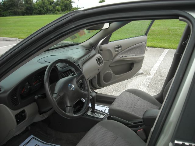 Nissan Sentra E43 Sedan