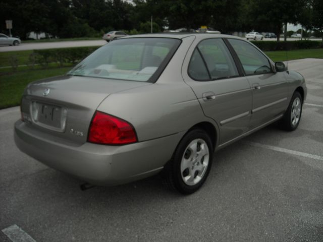 Nissan Sentra 2004 photo 3