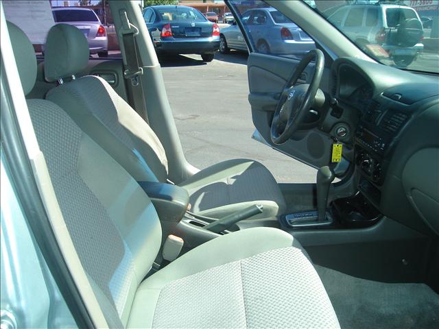 Nissan Sentra 2004 photo 4