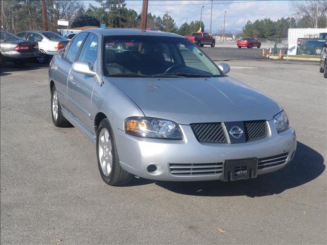 Nissan Sentra Crew Cab Standard Box 4-wheel Drive SLE Sedan