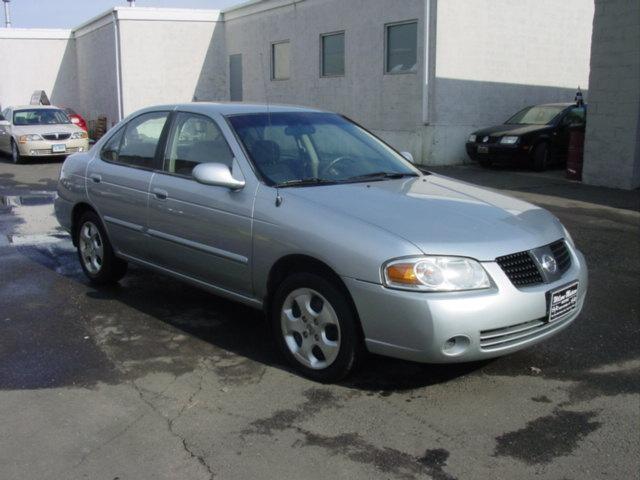 Nissan Sentra 2004 photo 2