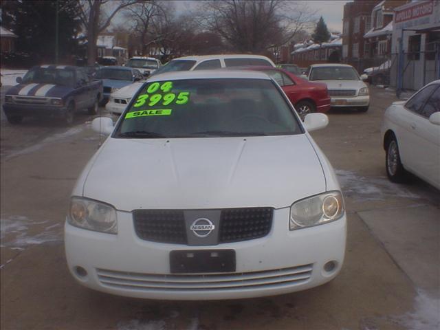 Nissan Sentra E43 Sedan