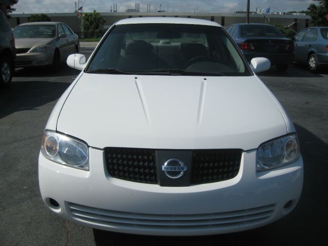 Nissan Sentra 2004 photo 2