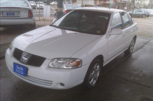 Nissan Sentra E43 Sedan