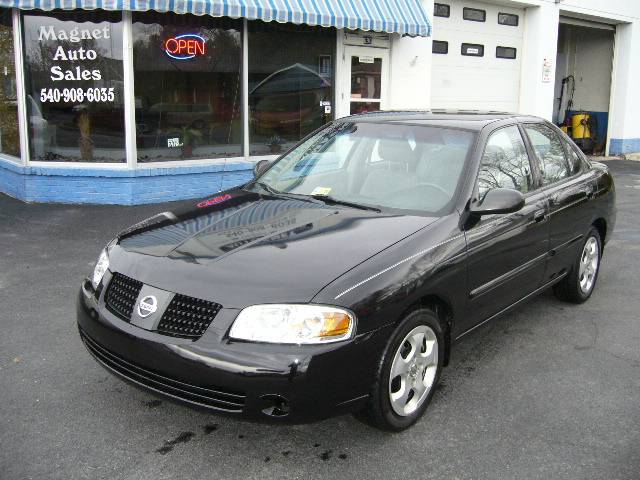 Nissan Sentra E43 Sedan