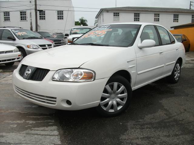 Nissan Sentra 2004 photo 1