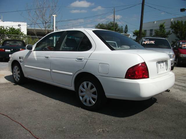 Nissan Sentra 2004 photo 4