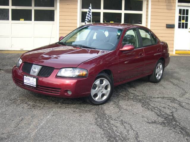 Nissan Sentra E43 Sedan