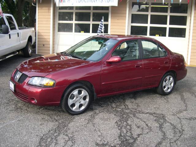 Nissan Sentra 2004 photo 1