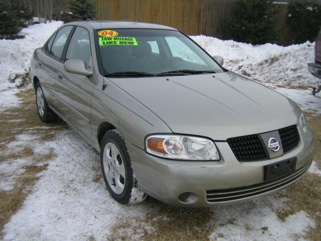 Nissan Sentra 2004 photo 1