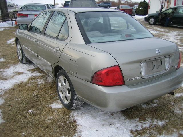 Nissan Sentra 2004 photo 2