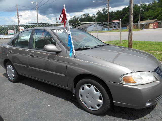 Nissan Sentra 2004 photo 2