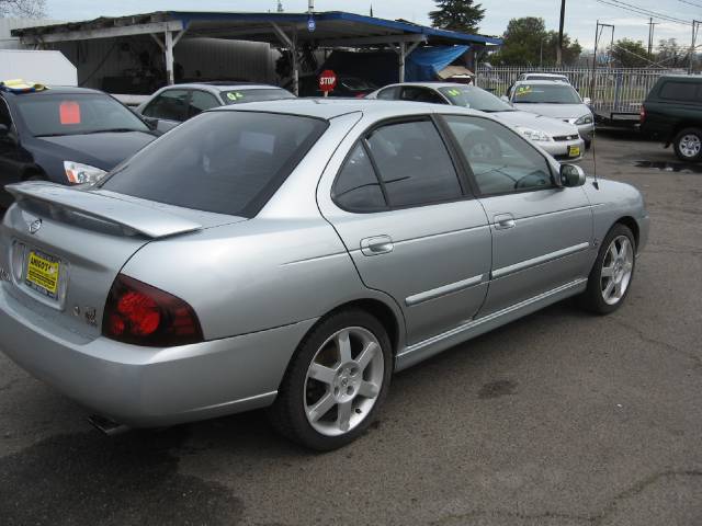 Nissan Sentra 2004 photo 4